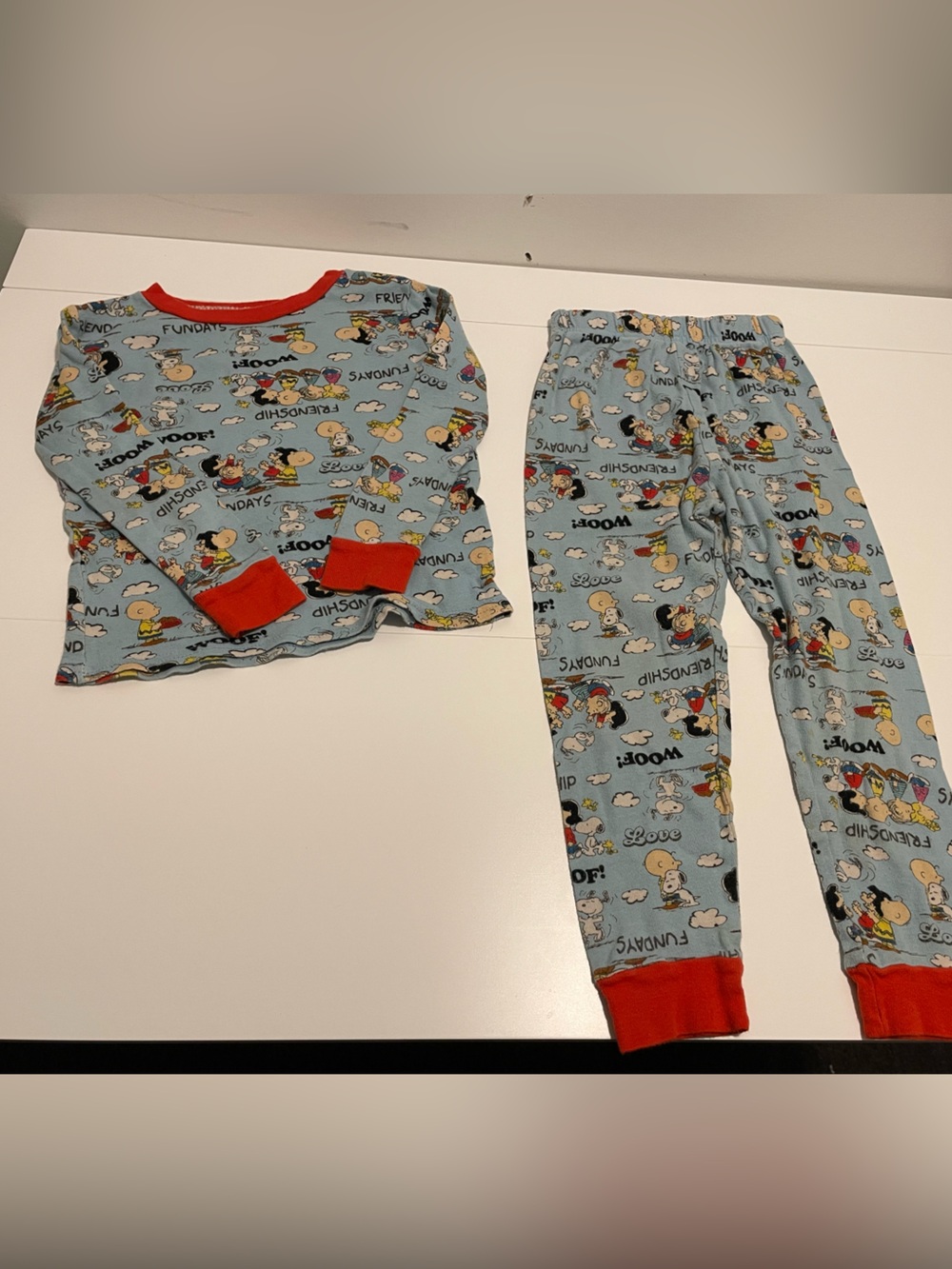 Peanuts Brand Toddler size 5 Snoopy & Gang 2 piece pajama set Blue Print